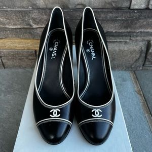 Chanel pumps size 37.5. Lightly worn. Dust bags included, no box.